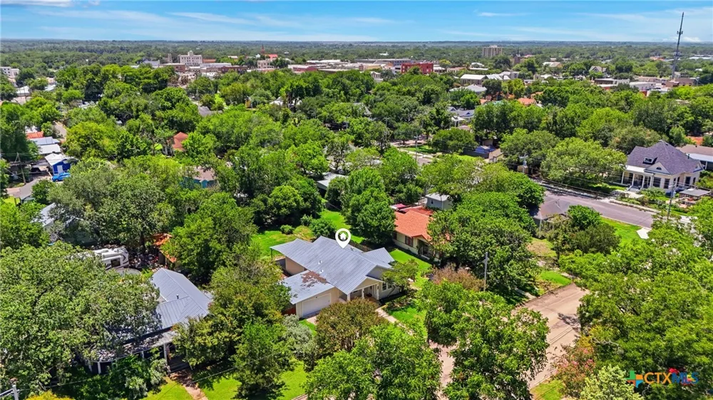 415 Elm Street Seguin, TX 78155