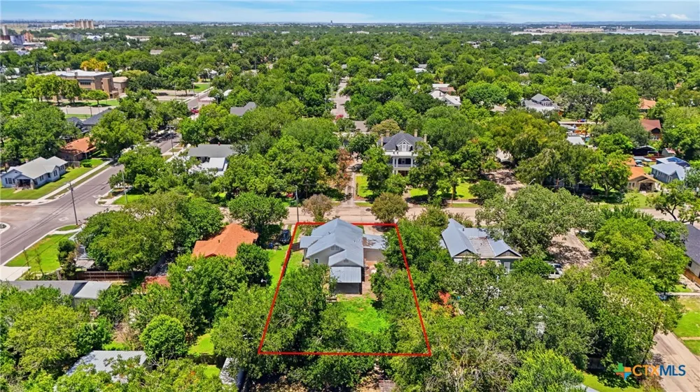 415 Elm Street Seguin, TX 78155