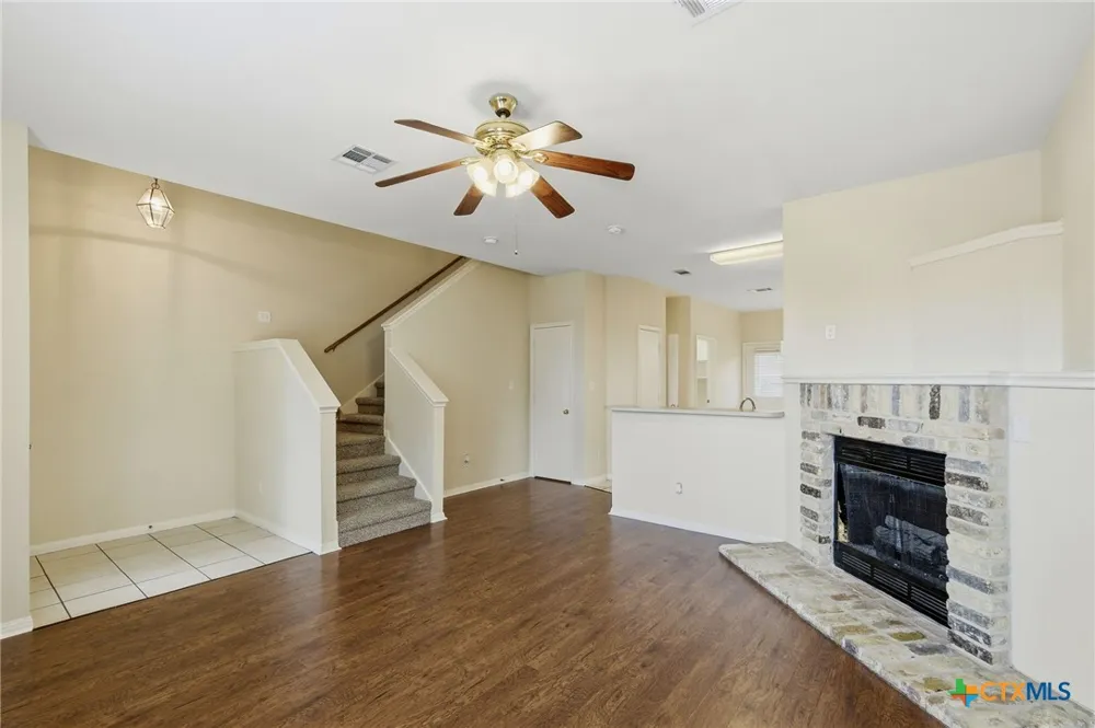 2215 Dry Creek Drive #816 Round Rock, TX 78681