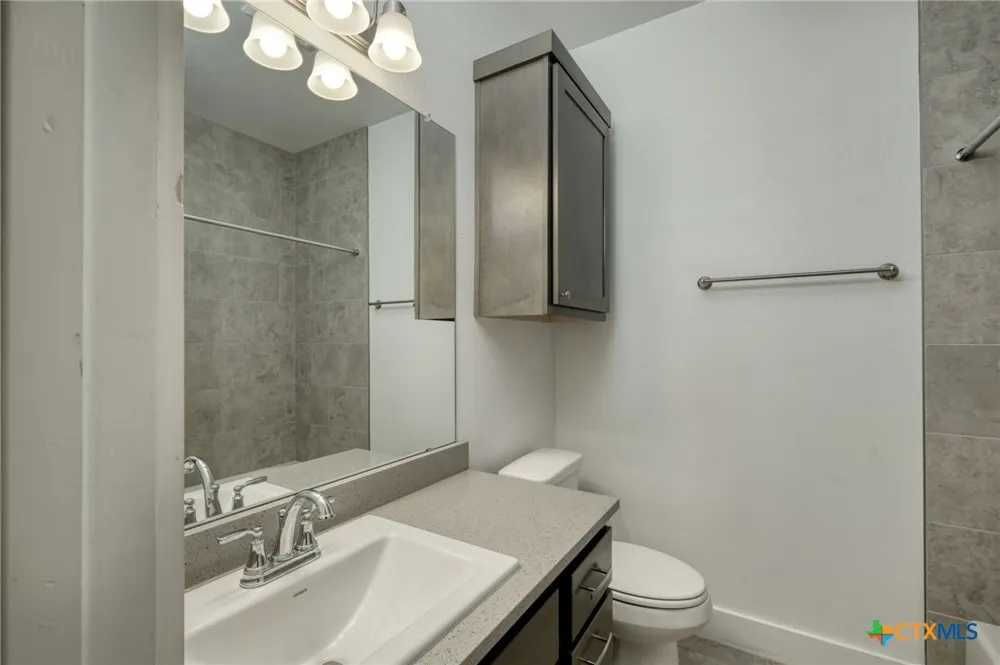 2215 Dry Creek Drive #816 Round Rock, TX 78681