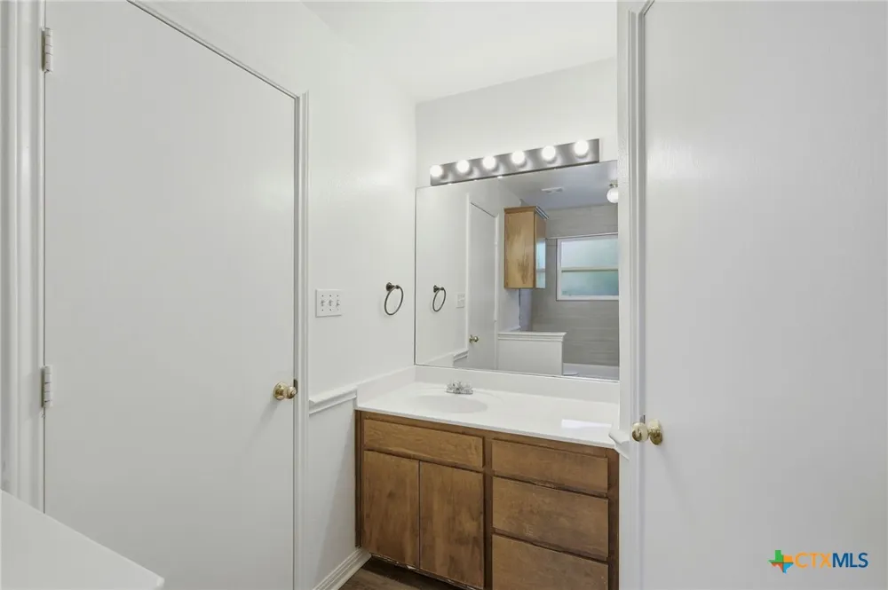 2215 Dry Creek Drive #816 Round Rock, TX 78681