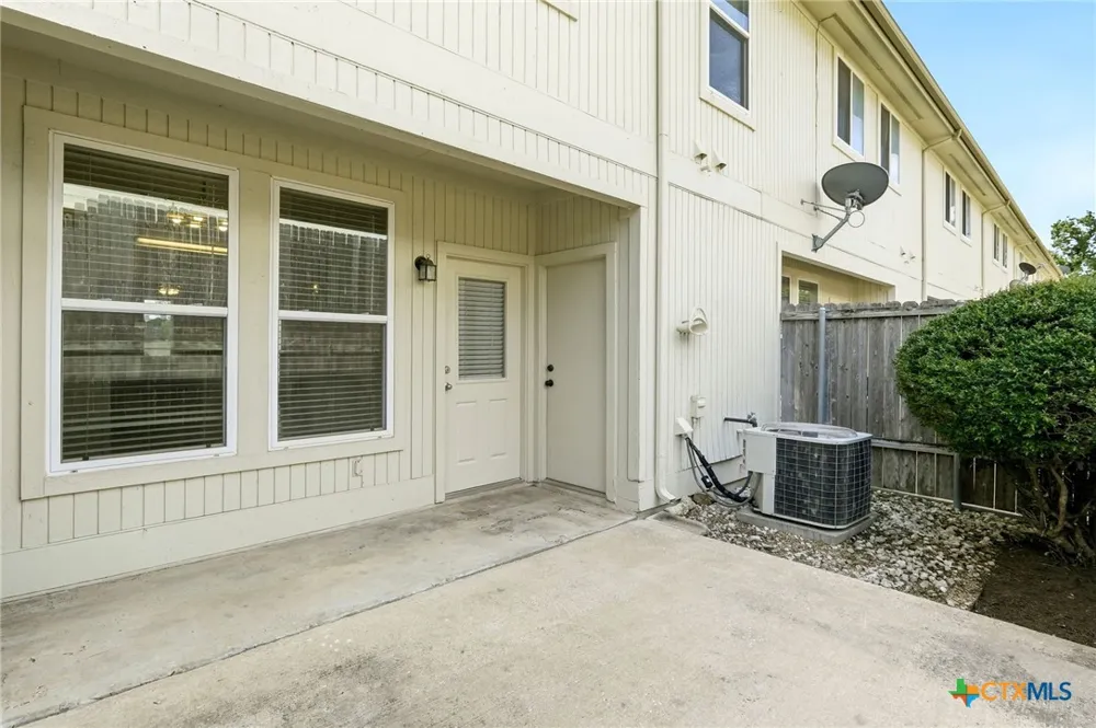 2215 Dry Creek Drive #816 Round Rock, TX 78681