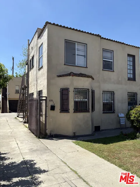 1052 W 60th Place