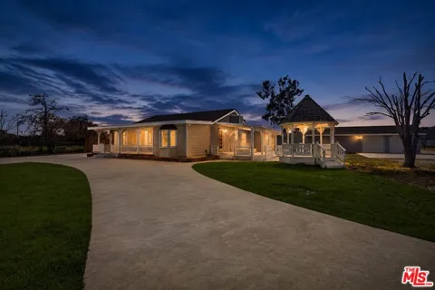 2232 W Avenue M4