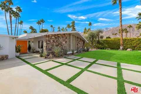 1155 E Mesquite Avenue