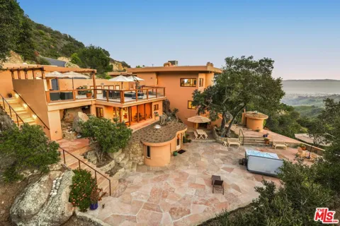 280 W Mountain Drive