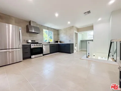 713 Devirian Place