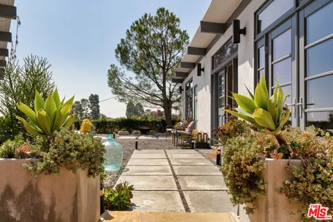 7107 Pacific View Drive