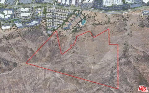 1 Agoura Rd