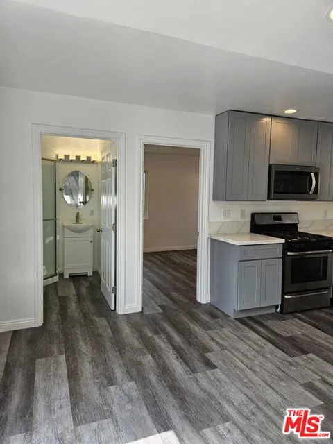 1219 W 47th Street