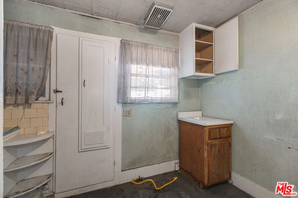 6541 Regent Street Huntington Park, CA 90255