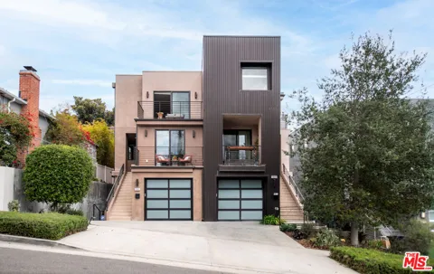 1882 Lucretia Avenue