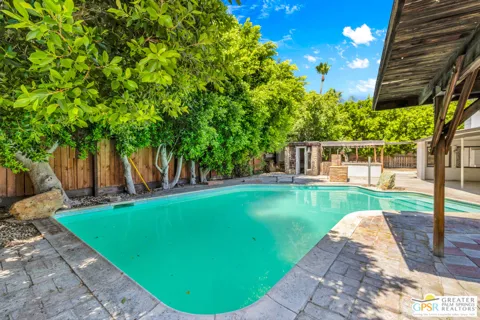 401 E Glen S Circle