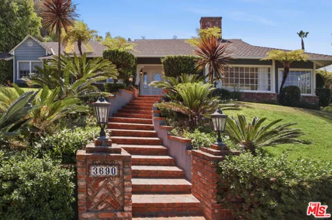 3690 Crownridge Drive