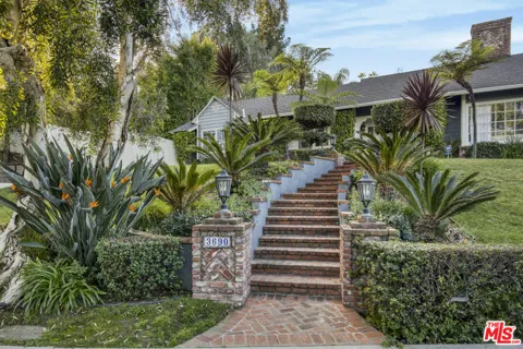 3690 Crownridge Drive