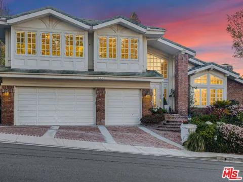 6111 County Oak Road