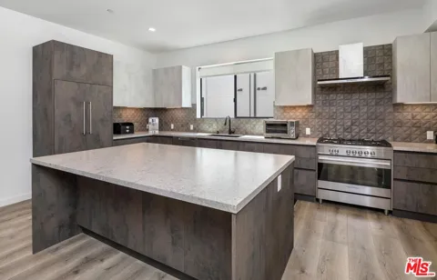 4724 Village Court Lane