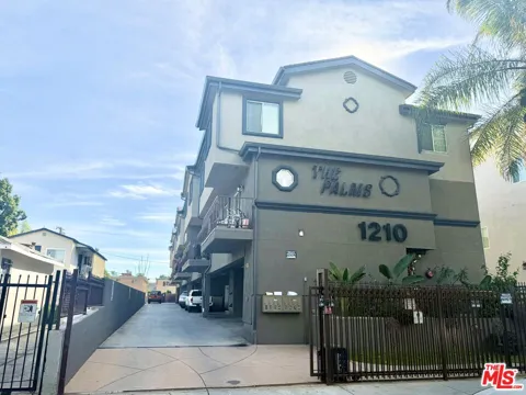 1210 W 39th Street