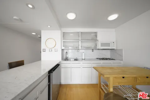 800 W 1st Street