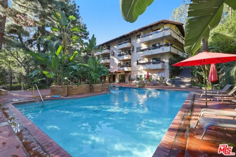 2700 Cahuenga Boulevard