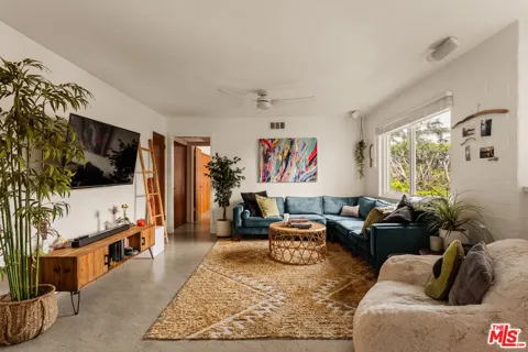 2260 Cahuenga Boulevard