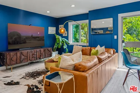 2700 Cahuenga Boulevard
