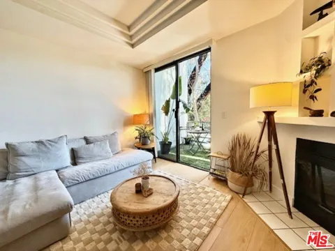 2500 Abbot Kinney Boulevard