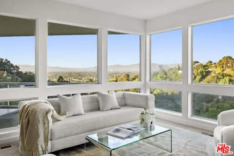 3670 Avenida Del Sol