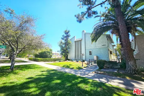 1454 E Orange Grove Boulevard