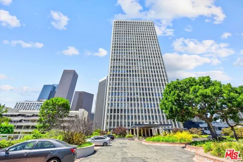 800 W 1st Street