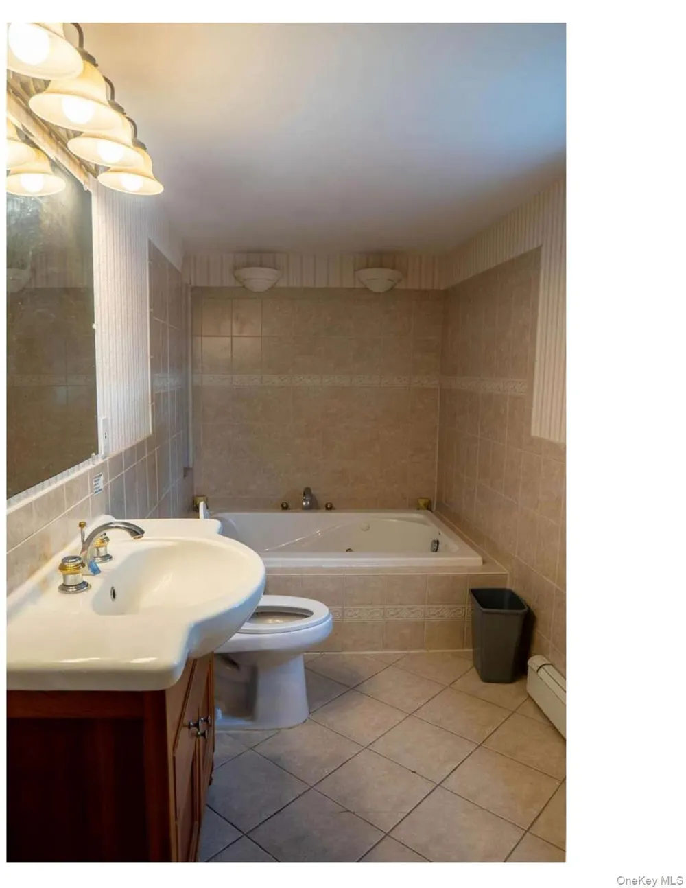 27 W Lakeland Street Bay Shore, NY 11706