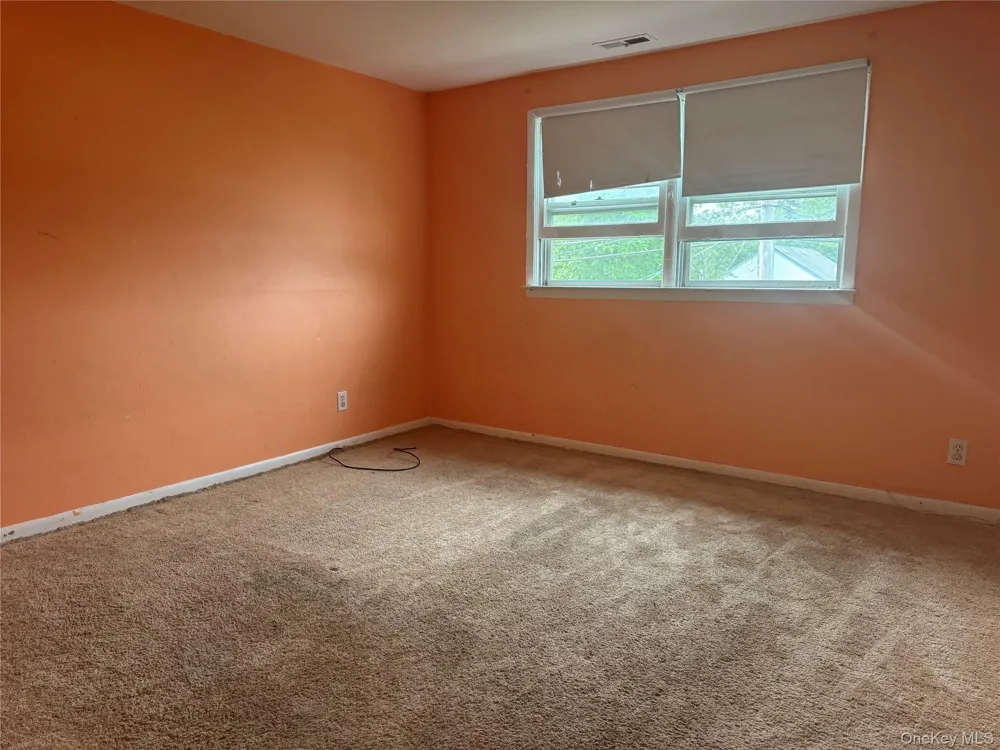 124 Parkdale Drive North Babylon, NY 11703