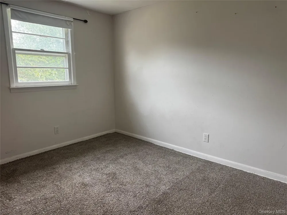 124 Parkdale Drive North Babylon, NY 11703
