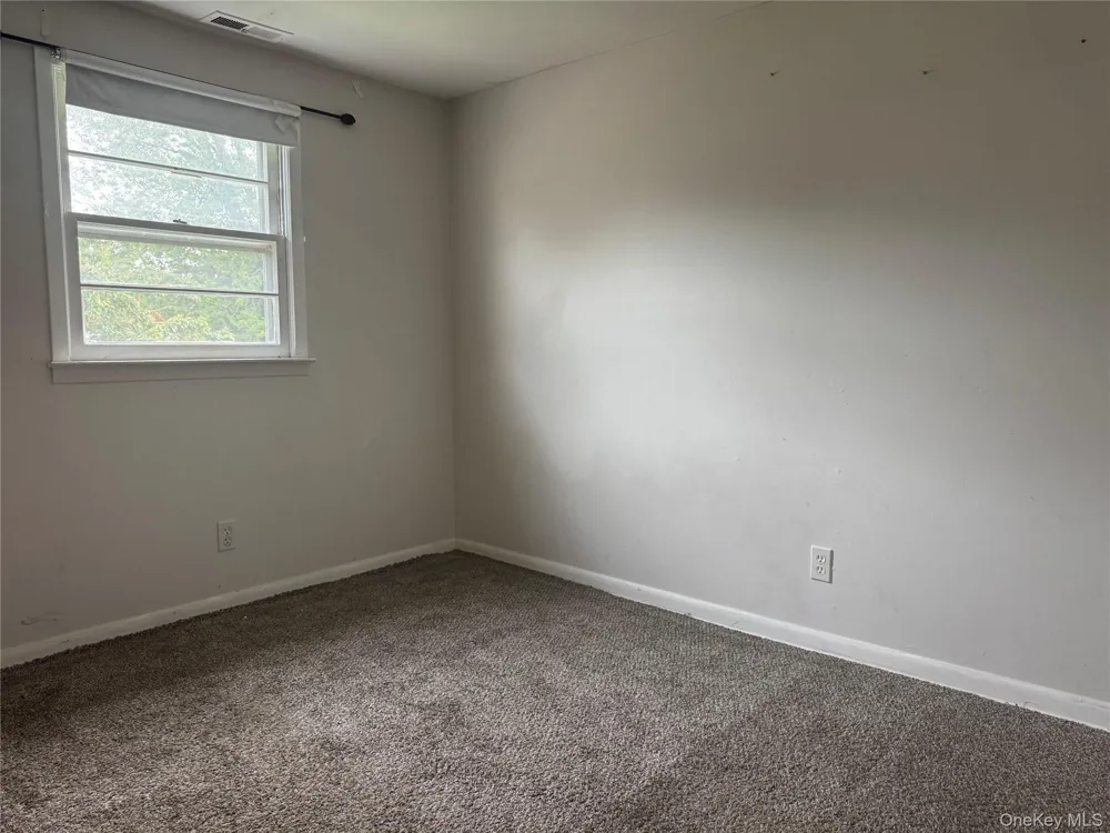 124 Parkdale Drive North Babylon, NY 11703