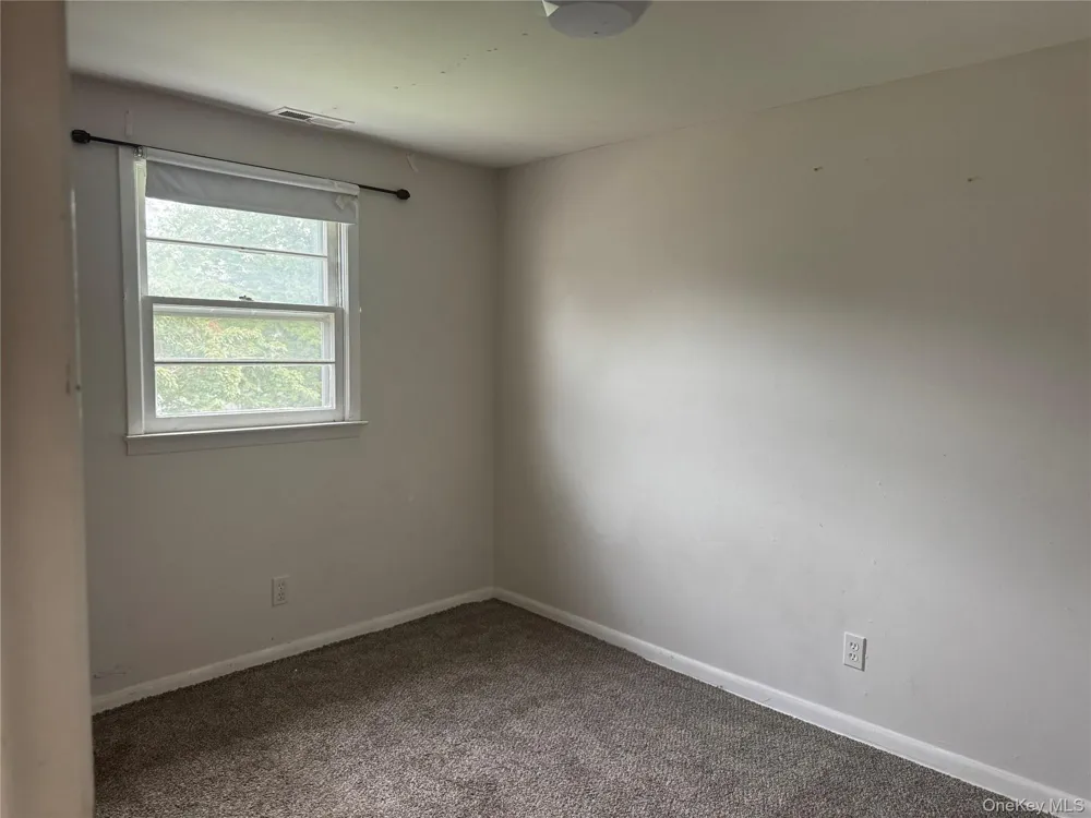 124 Parkdale Drive North Babylon, NY 11703