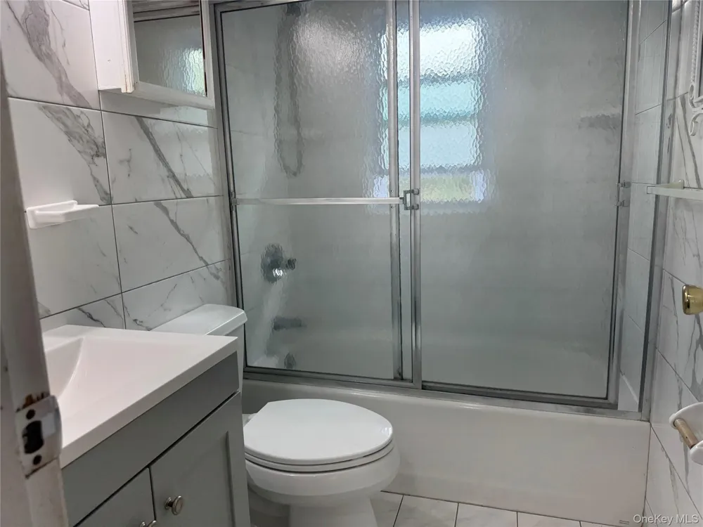 124 Parkdale Drive North Babylon, NY 11703