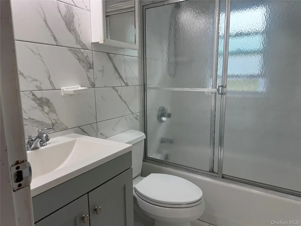 124 Parkdale Drive North Babylon, NY 11703