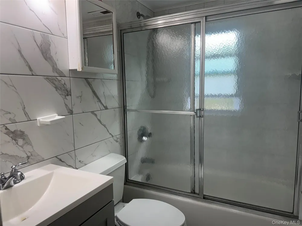 124 Parkdale Drive North Babylon, NY 11703