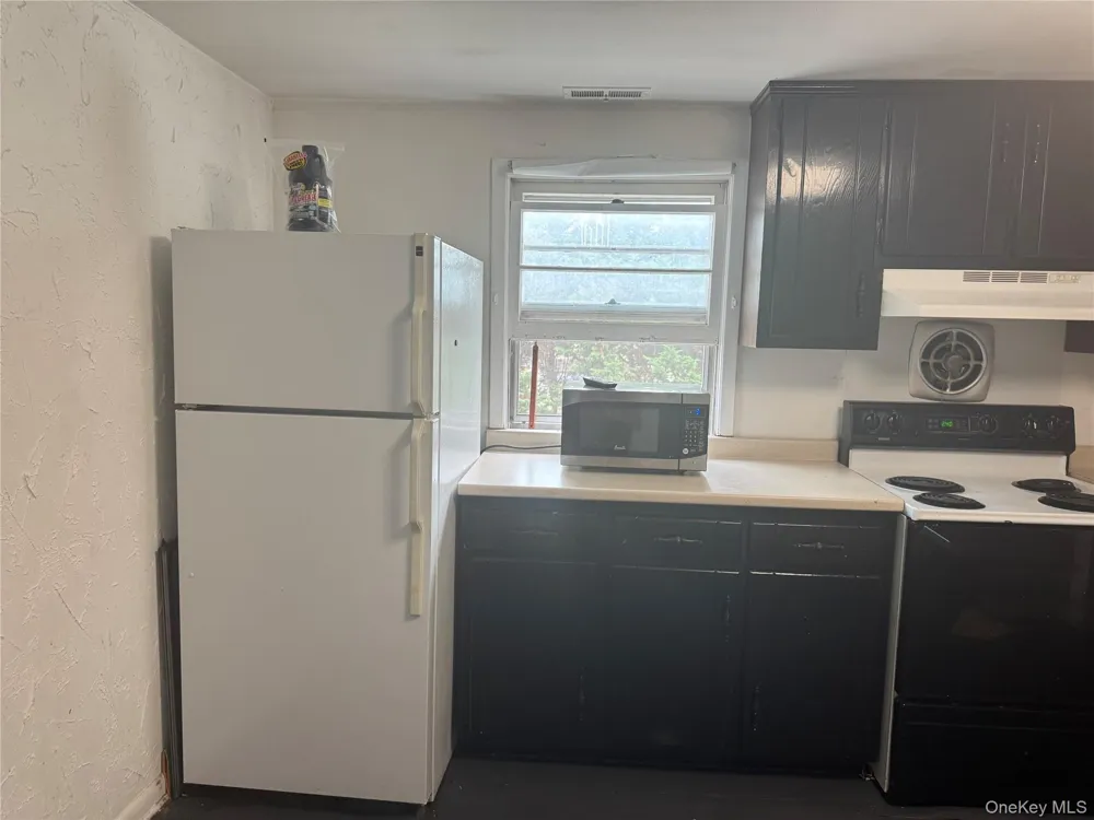 124 Parkdale Drive North Babylon, NY 11703
