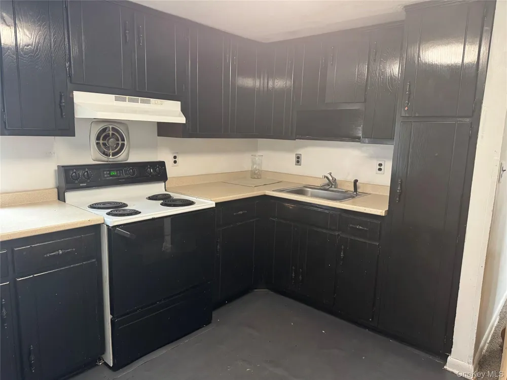 124 Parkdale Drive North Babylon, NY 11703