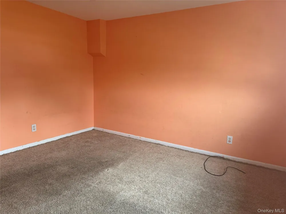 124 Parkdale Drive North Babylon, NY 11703