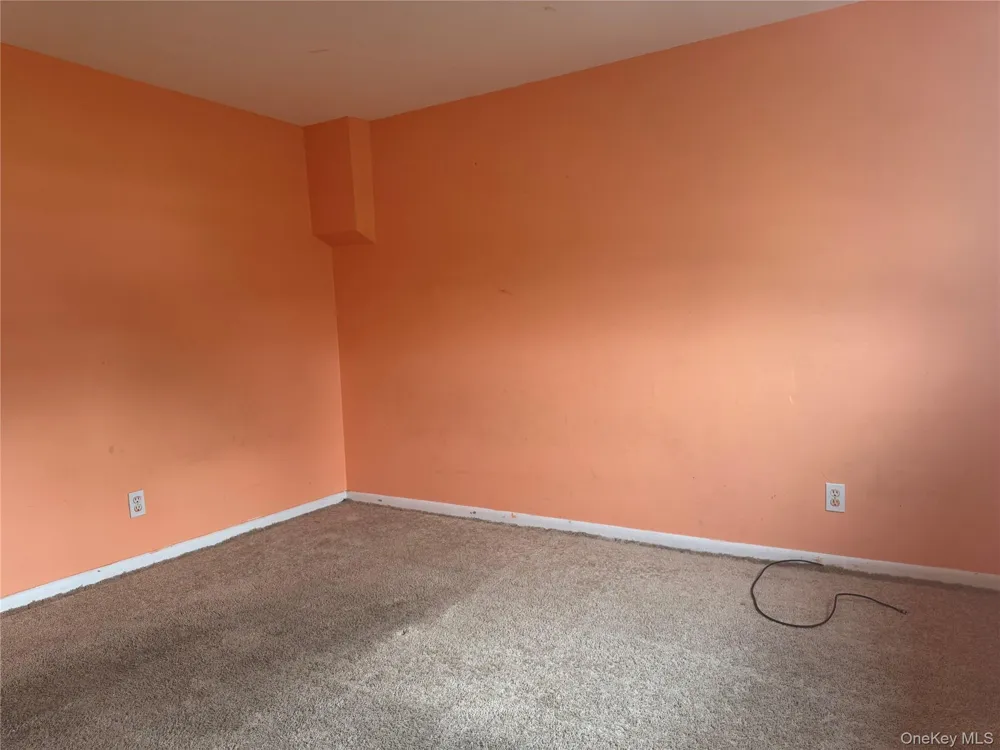 124 Parkdale Drive North Babylon, NY 11703