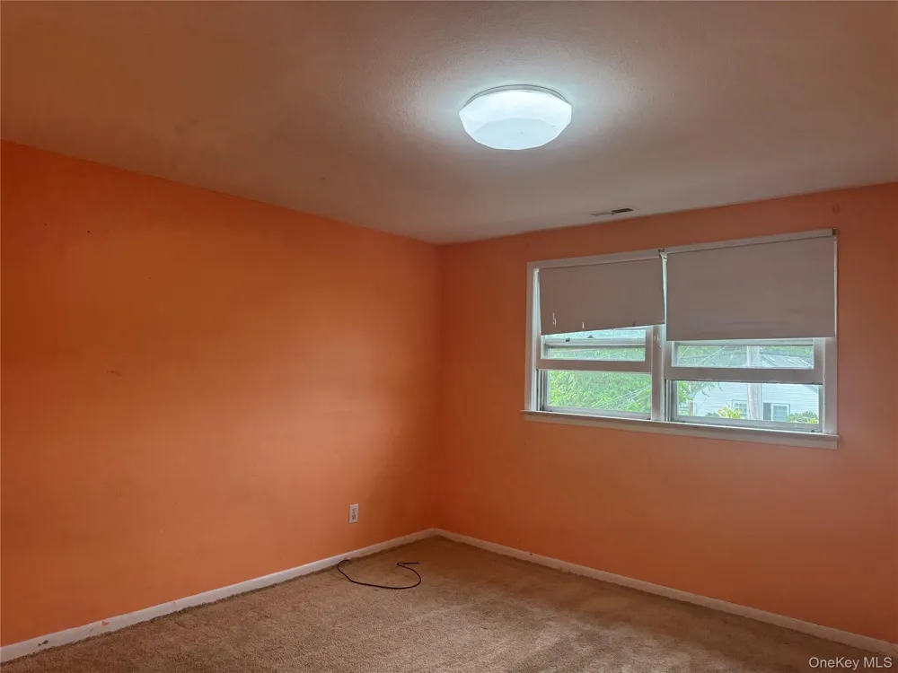 124 Parkdale Drive North Babylon, NY 11703