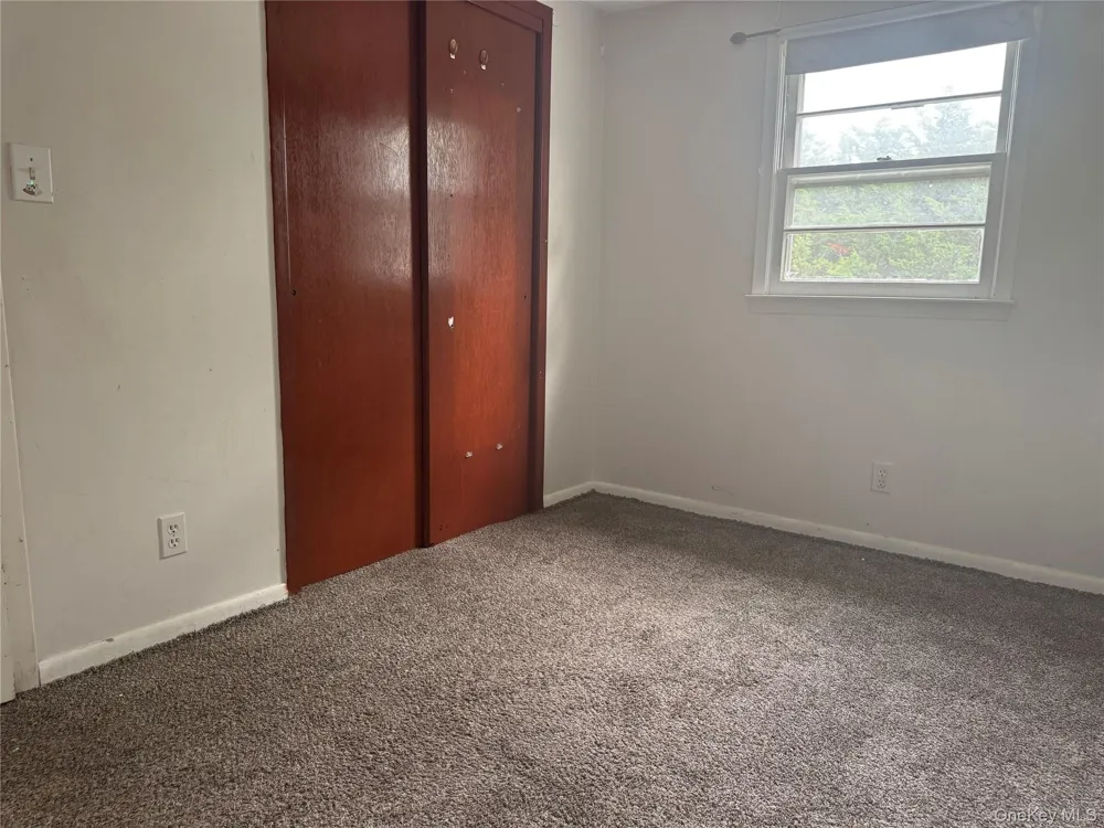 124 Parkdale Drive North Babylon, NY 11703
