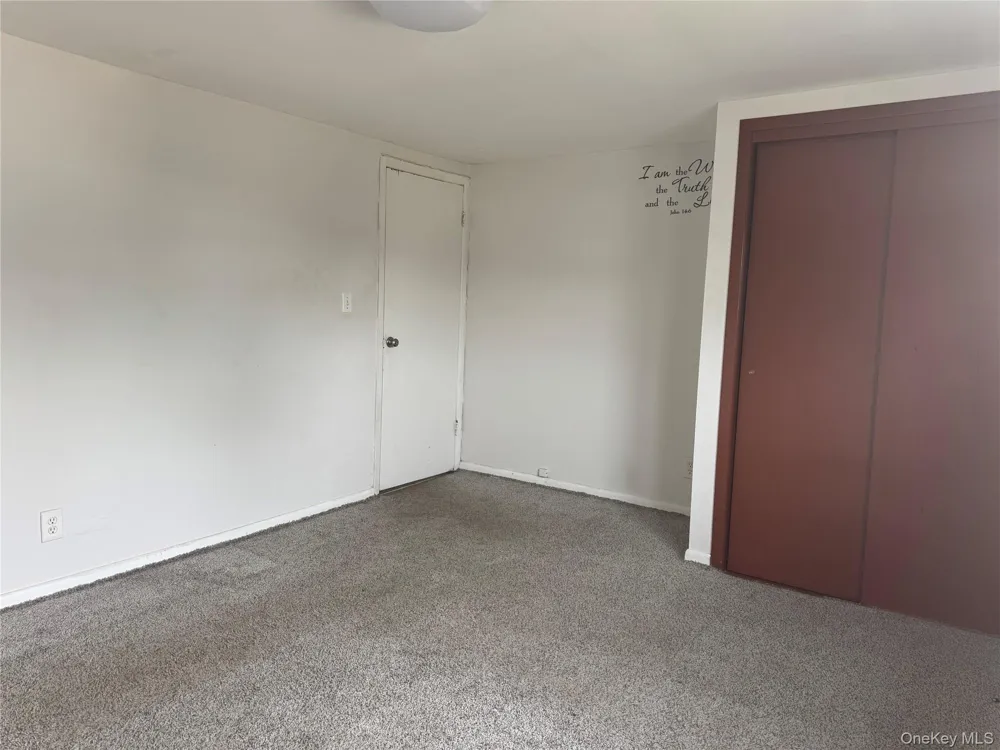 124 Parkdale Drive North Babylon, NY 11703