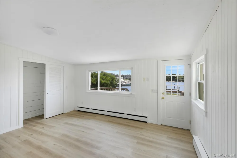 35 Gardners Lane Hampton Bays, NY 11946