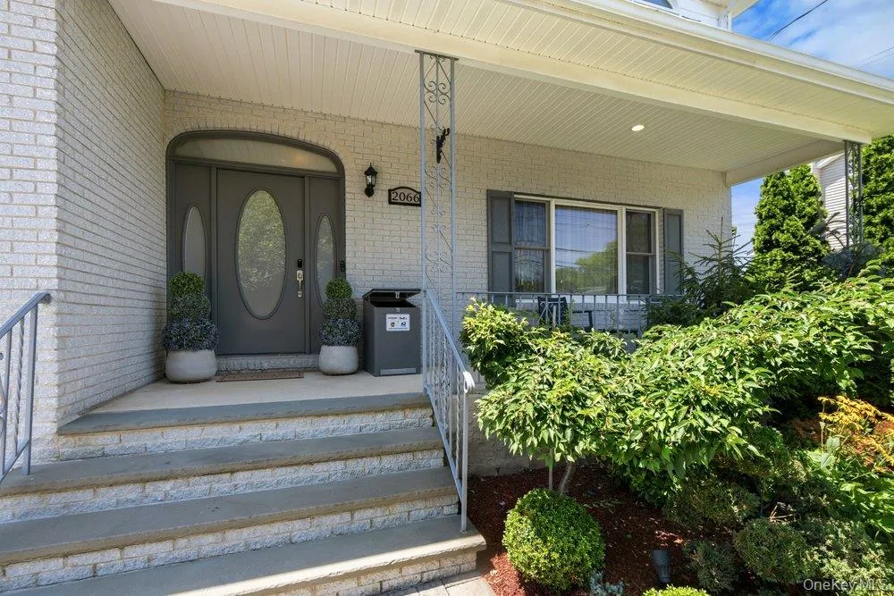 2066 Washington Avenue Seaford, NY 11783