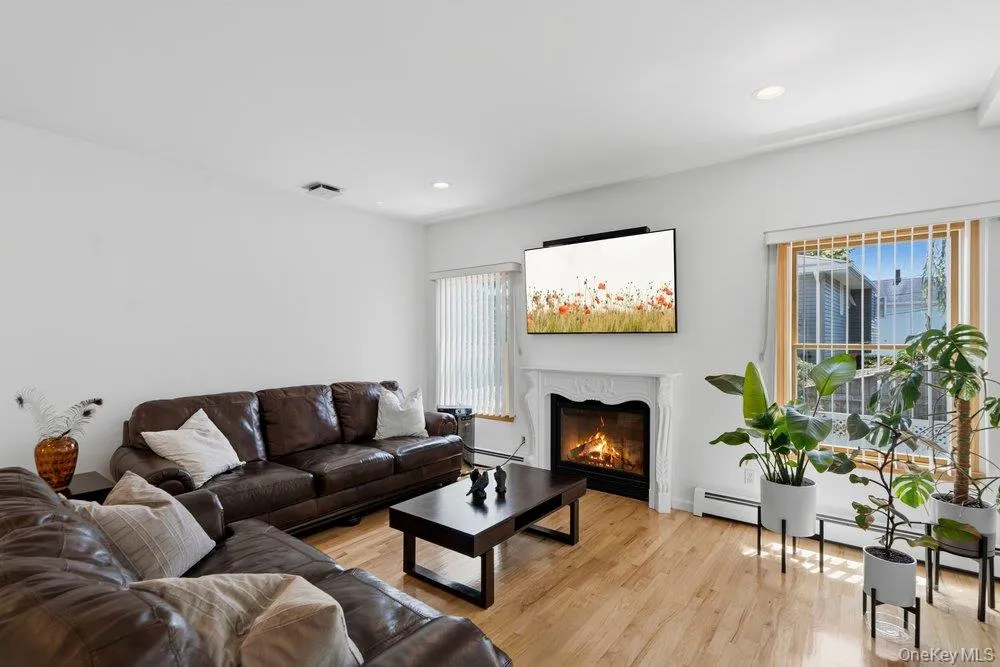 2066 Washington Avenue Seaford, NY 11783