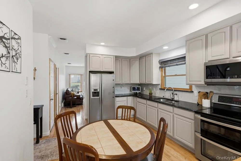 2066 Washington Avenue Seaford, NY 11783