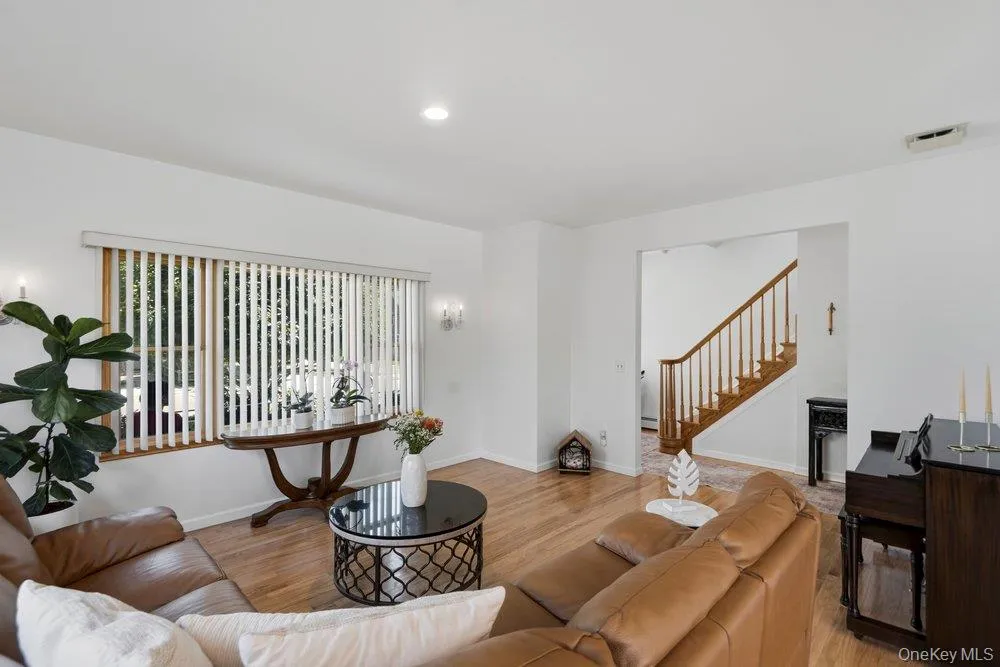 2066 Washington Avenue Seaford, NY 11783